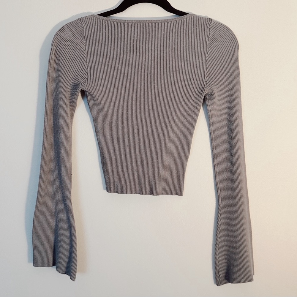 Gray Ribbed Bell Sleeve Top – Divided by H&M (Size Small)